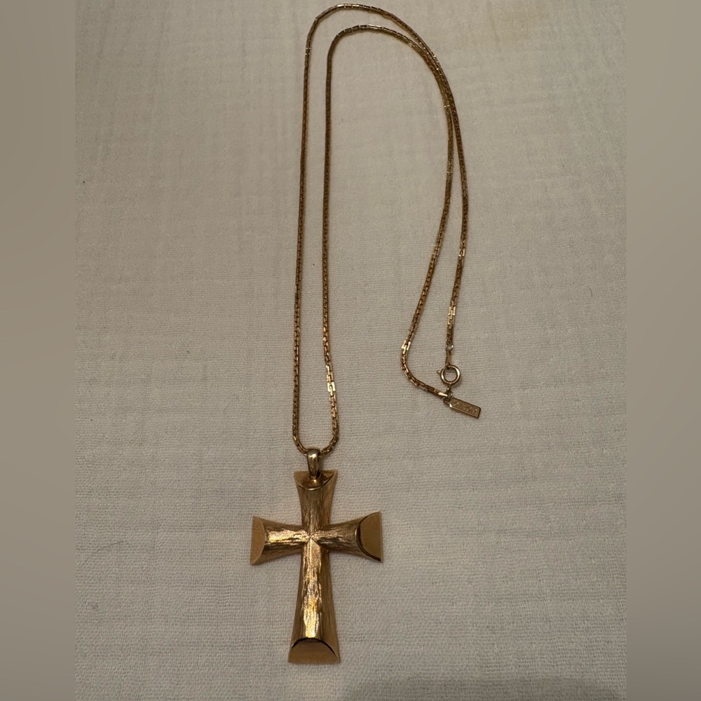 Avon Gold Cross Pendant Necklace